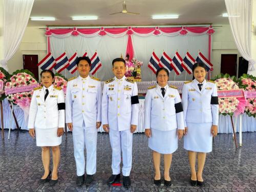 พช.ลำสนธิ ร่วมพิธีวางพวงมาลาถวายราชสักการะ เนื่องในวันปิยมหาราช (วันคล้ายวันสวรรคตพระบาทสมเด็จพระจุลจอมเกล้าเจ้าอยู่หัว) ประจำปี 2569 เพื่อน้อมรำลึกในพระมหากรุณาธิคุณ รัชกาลที่ 5 